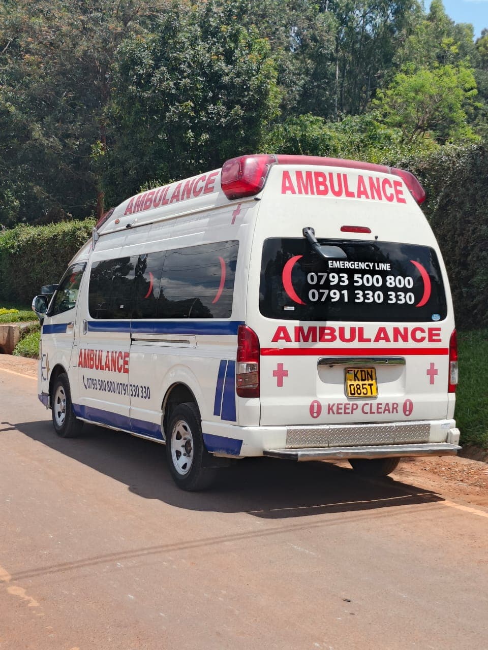 Toyota Hiace Ambulance thumbnail 2