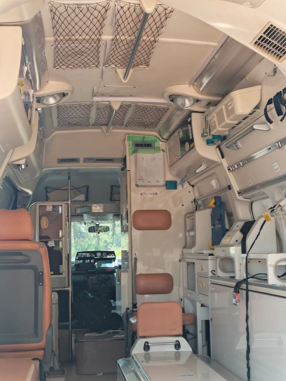 Toyota Hiace Ambulance thumbnail 11