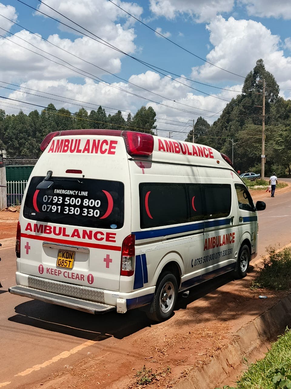 Toyota Hiace Ambulance thumbnail 3