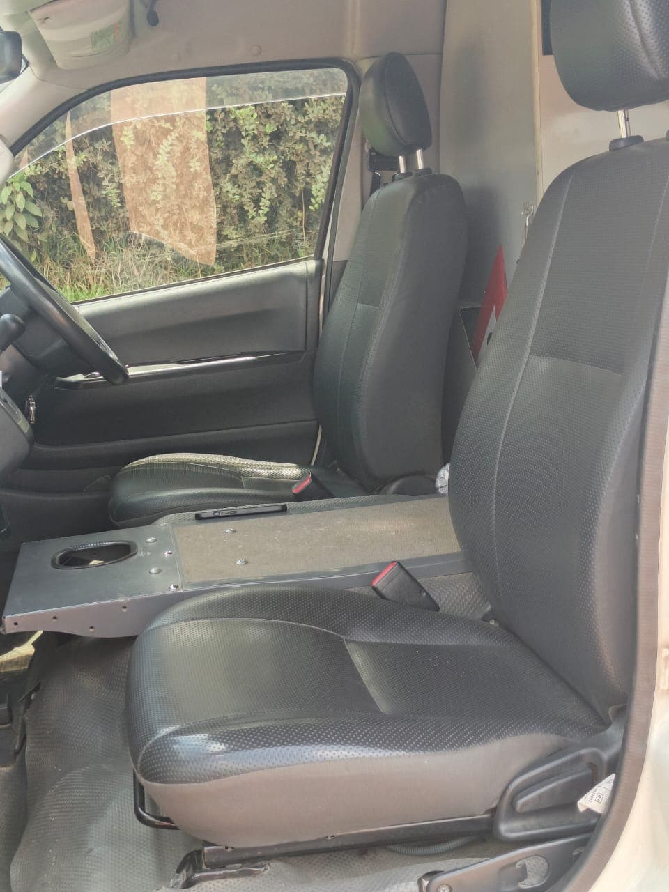 Toyota Hiace Ambulance thumbnail 7