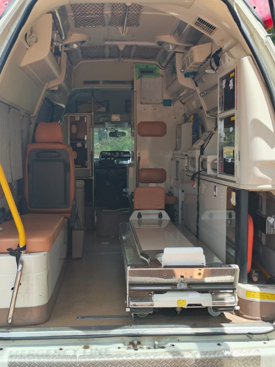 Toyota Hiace Ambulance thumbnail 10