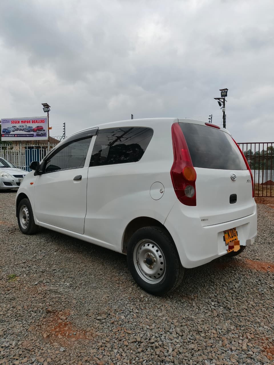 Daihatsu Mira thumbnail 2