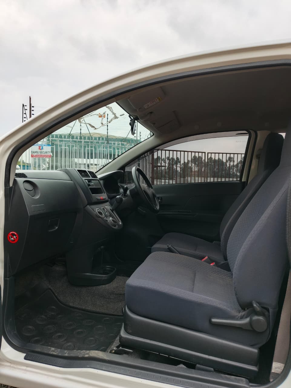 Daihatsu Mira thumbnail 9