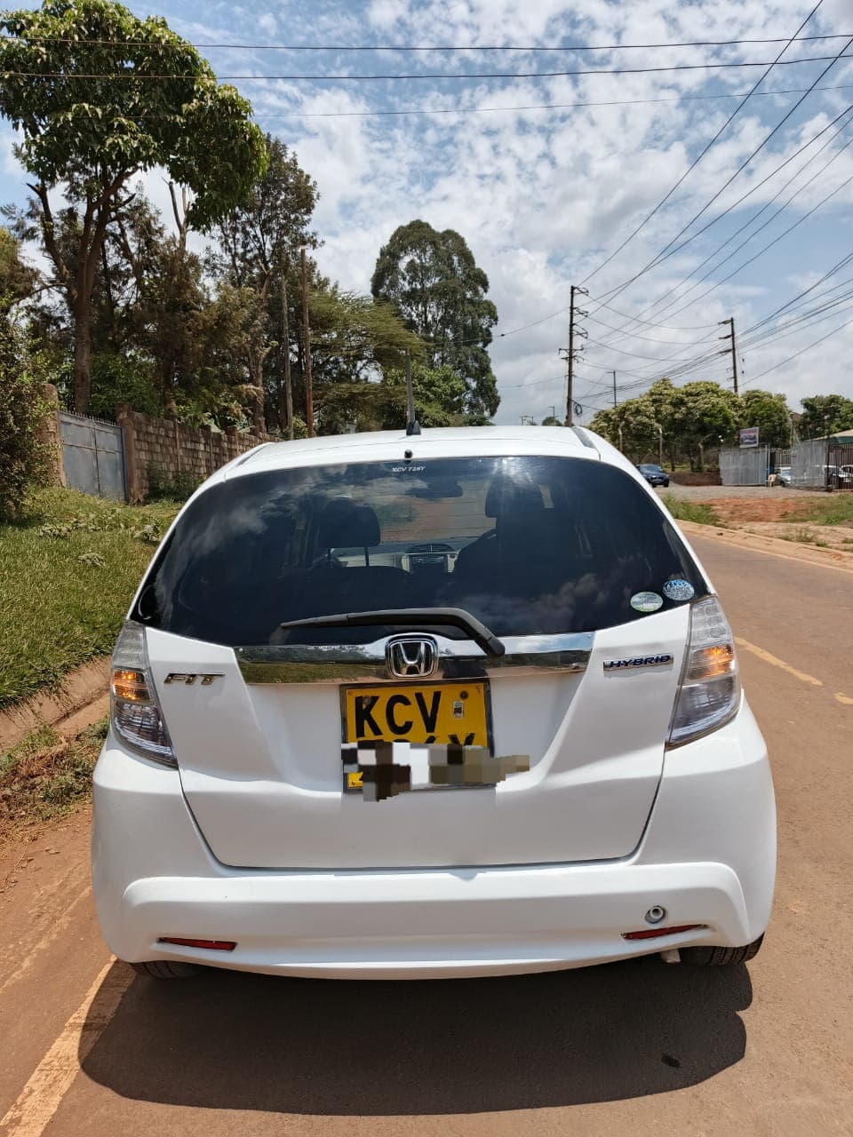 Honda Fit Hybrid thumbnail 3