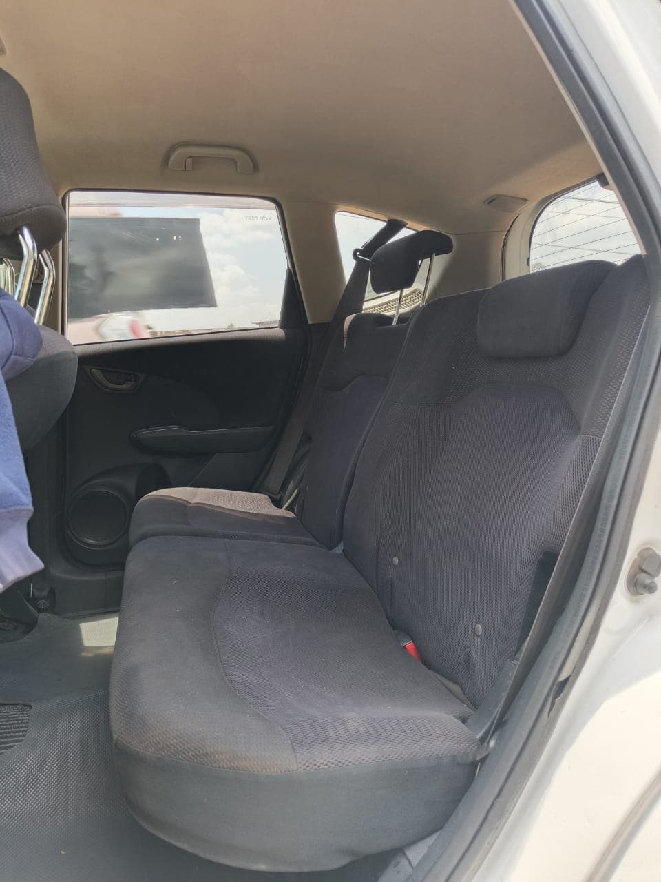 Honda Fit Hybrid thumbnail 7