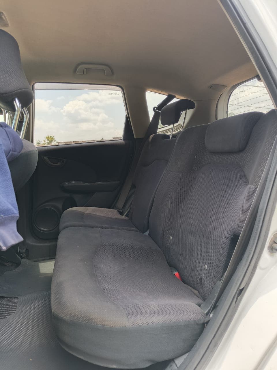 Honda Fit Hybrid thumbnail 9