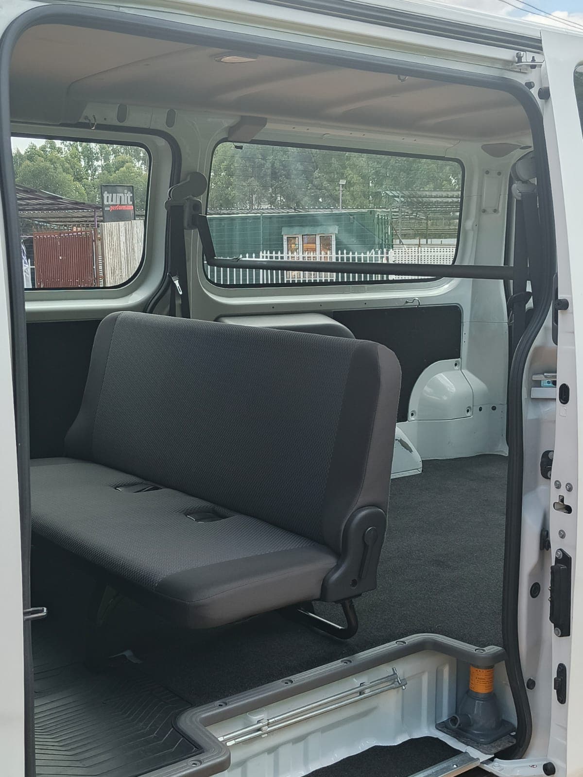 NISSAN NV 350 thumbnail 13