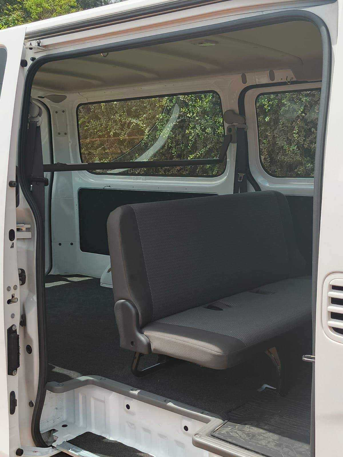 NISSAN NV 350 thumbnail 14