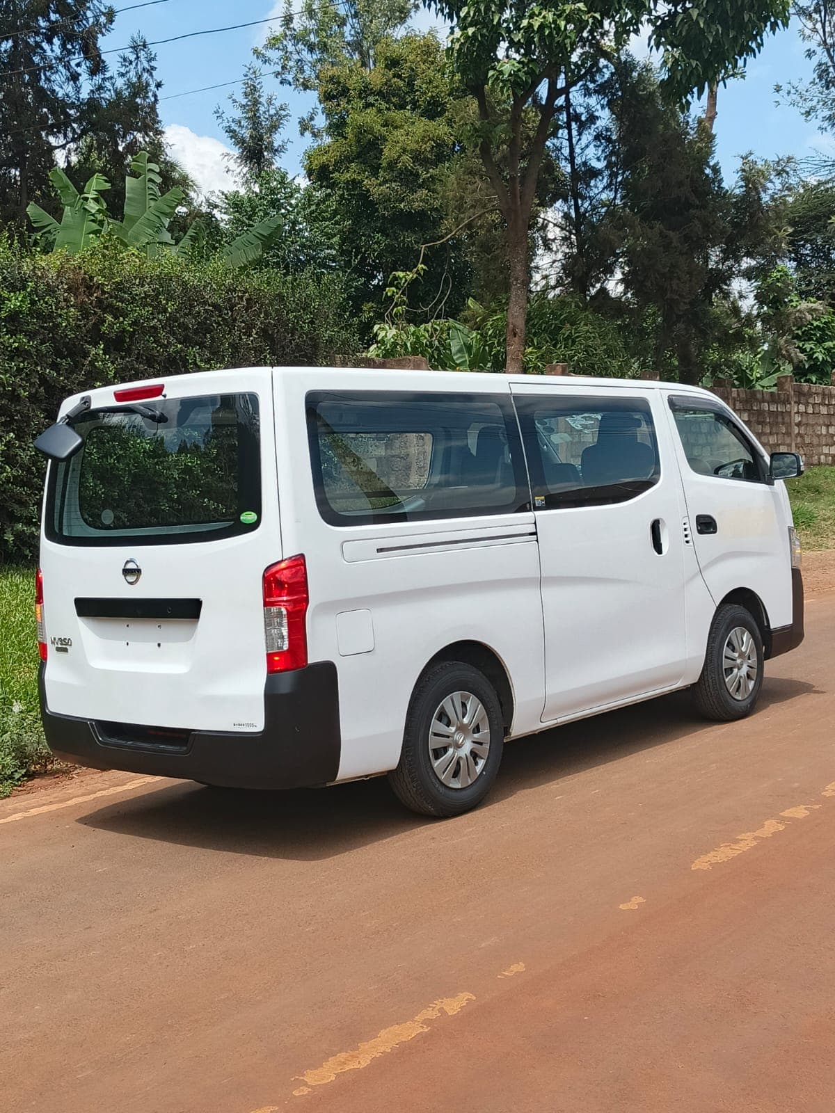 NISSAN NV 350 thumbnail 5