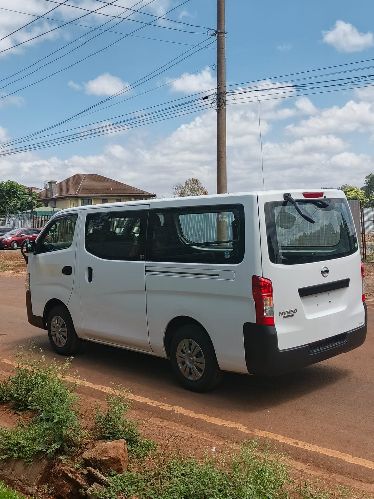 NISSAN NV 350 thumbnail 6