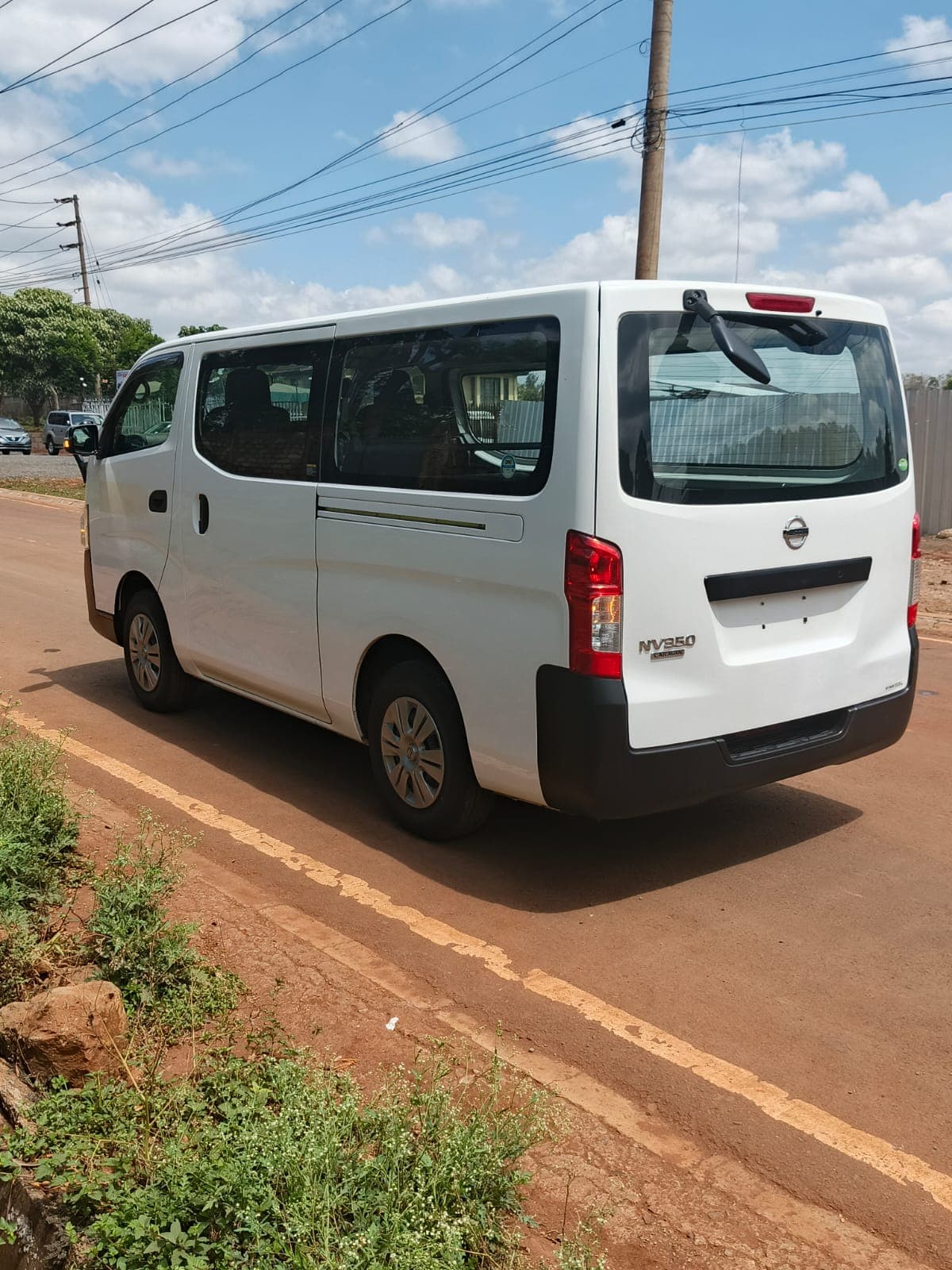 NISSAN NV 350 thumbnail 7