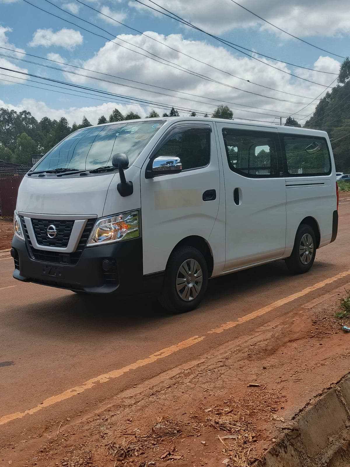 NISSAN NV 350 thumbnail 8