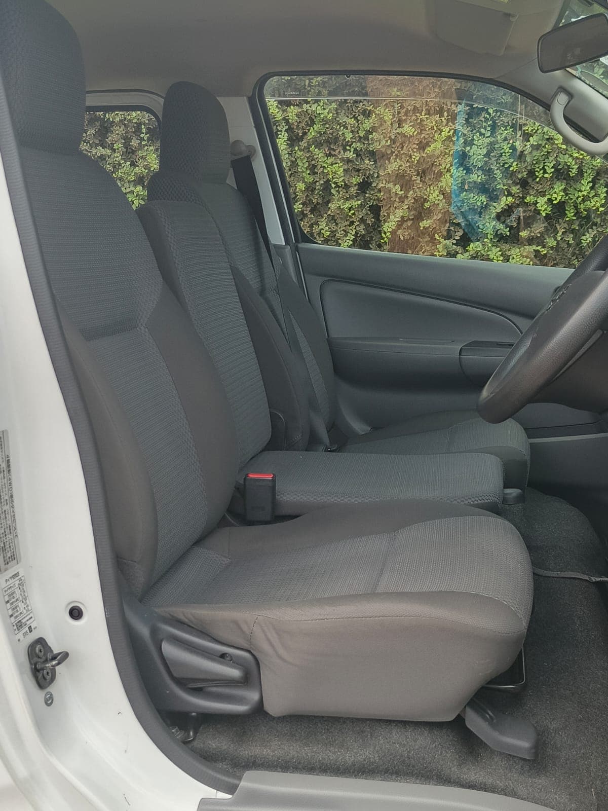 NISSAN NV 350 thumbnail 10