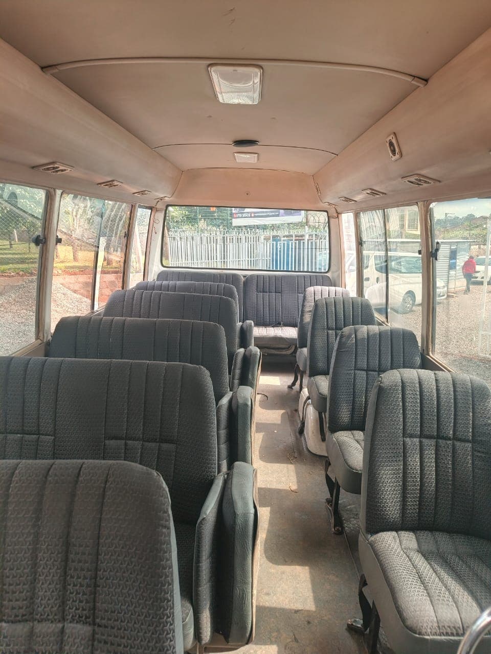 Toyota Coaster thumbnail 5